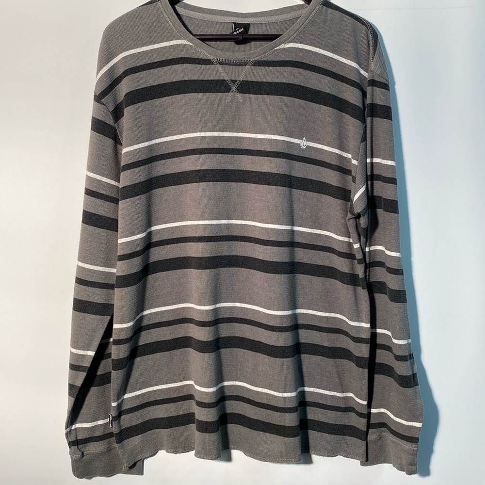 Volcom - men’s long sleeve shirt. Size XL
